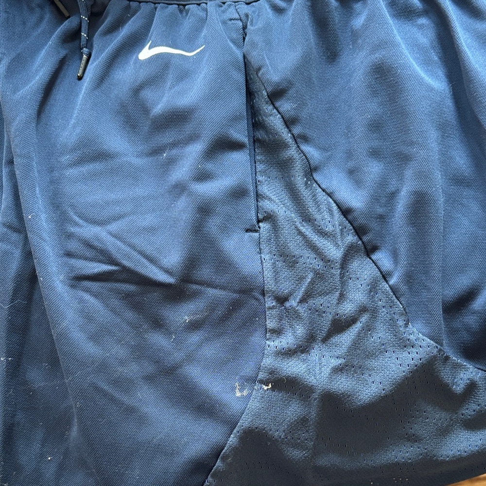 Nike Dallas Cowboys On Field Apparel Dry Fit shorts with pockets - Picture 4 of 5